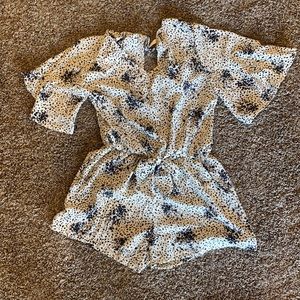 Boutique romper, hey hole back, tie in front, M